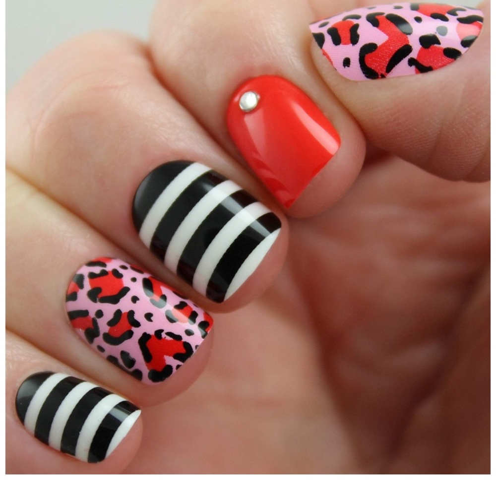 Designer Nails - Picture 2 of 2